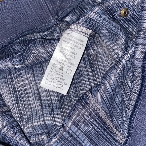 Blue jeggings one size but fits as a small - Picture 5 of 5